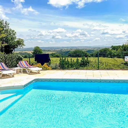 Lovely In With Swimming Pool بيت للعطل