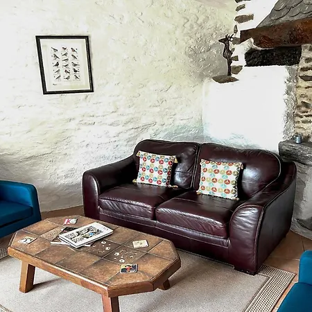 Lovely In With Swimming Pool بيت للعطل