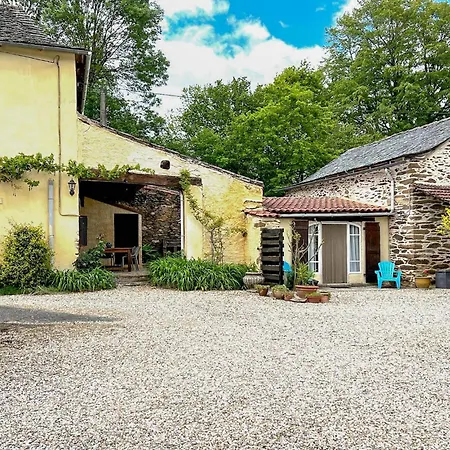 Lovely In With Swimming Pool بيت للعطل Jouqueviel