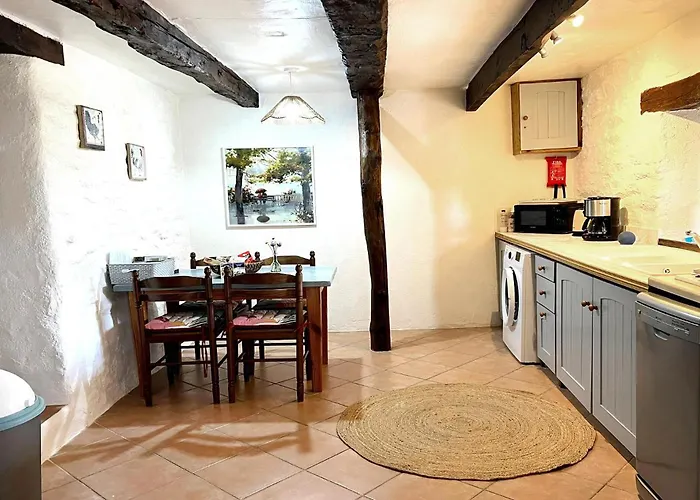 Lovely In With Swimming Pool Casa vacanze *