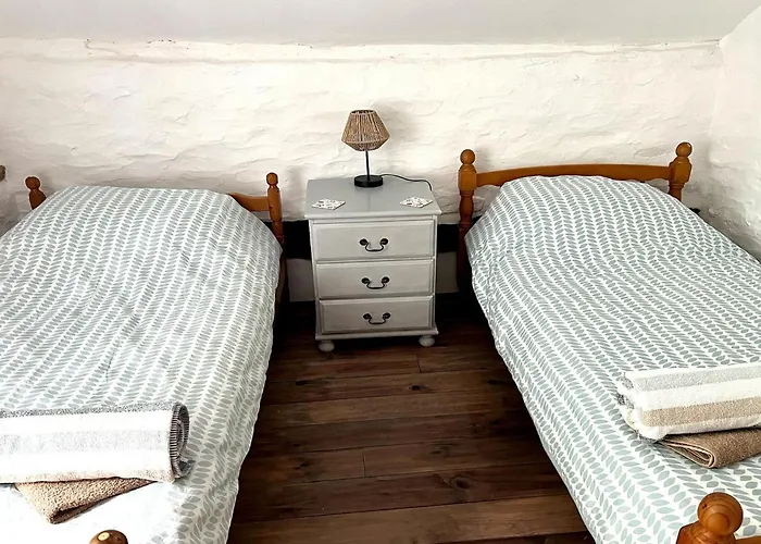 بيت للعطل Lovely In With Swimming Pool