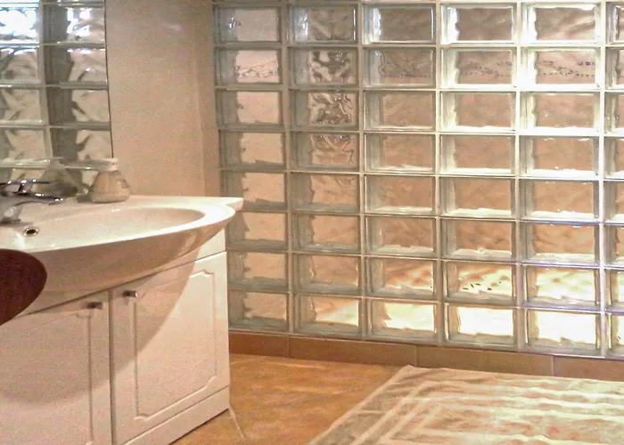 Lovely In With Swimming Pool